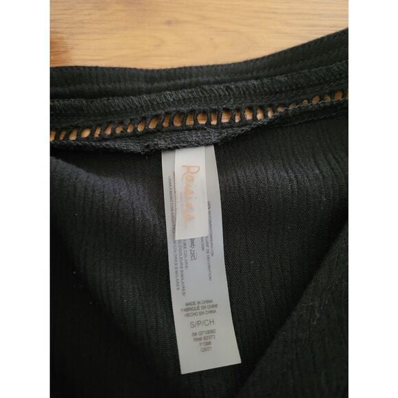 Raisins Bathing Suit Cover Up Black Cold Shoulder Size Small - Picture 2 of 6